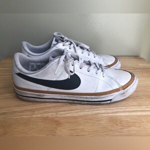 Nike Big Kids Court Legacy Casual Sneakers Size: US 6.5Y EUR 39